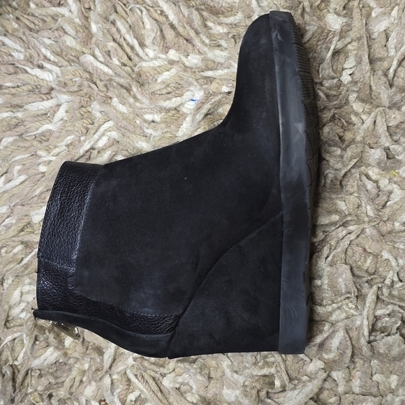 Donald J. Pliner Leather Black Chez Booties Size 8 - Picture 1 of 12
